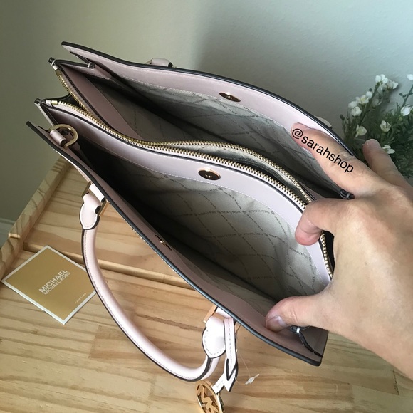 🌼Michael Kors Purse - Picture 11 of 12